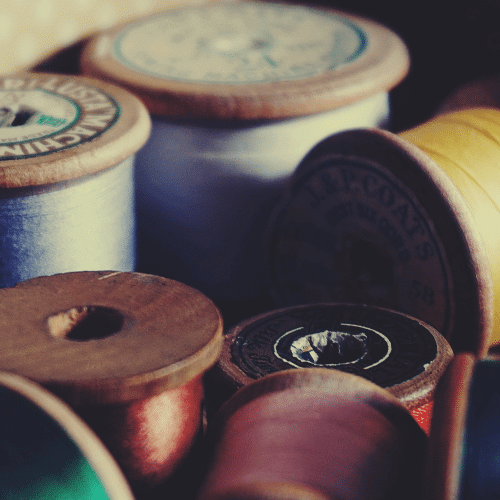 Sartoria Il Puntaspilli - Ripariamo abiti di qualunque tipo - Fili da cucito